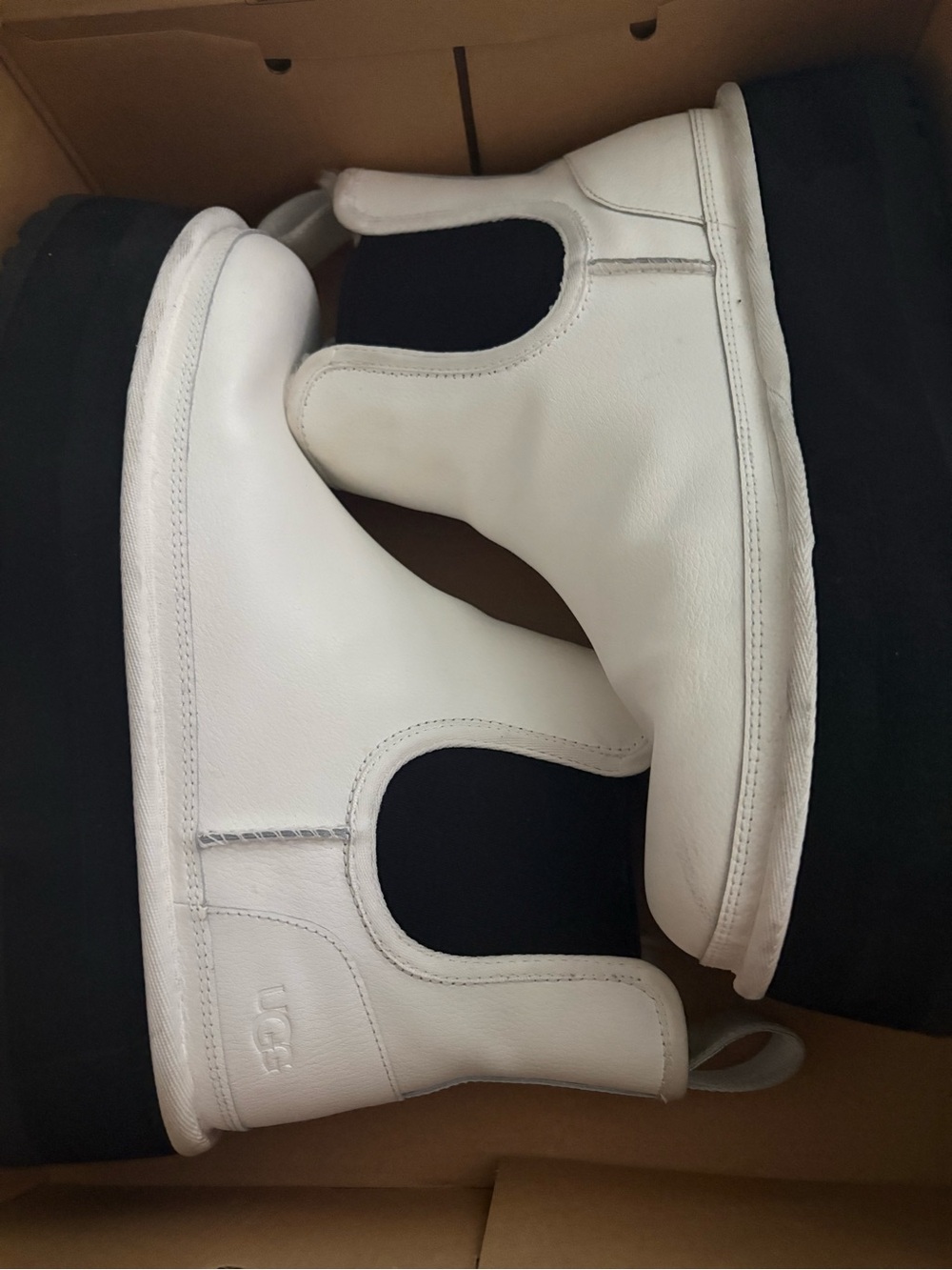 UGG Whitr Slip-On Chelsea Platform boot
